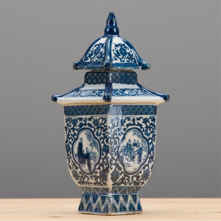 B&W Petite Pagoda Box - Courtyard