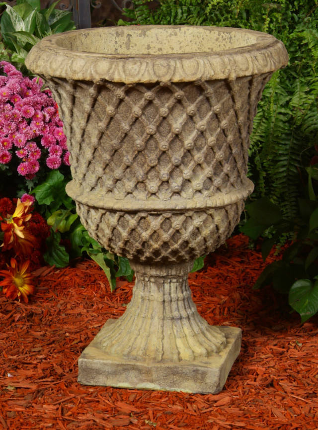 French Lattice Urn