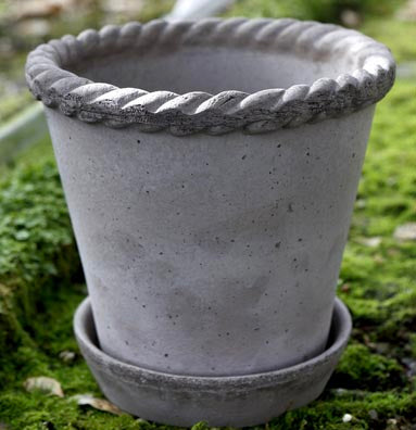 Emilia Pot