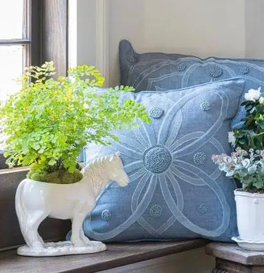Clever Creatures - Claude Horse Serving Bowl