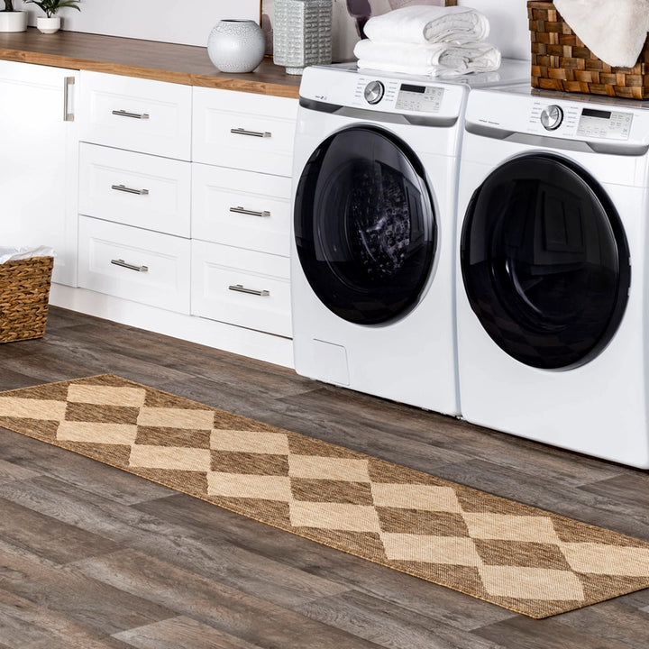 Sabina Diamond Trellis Indoor/Outdoor Area Rug