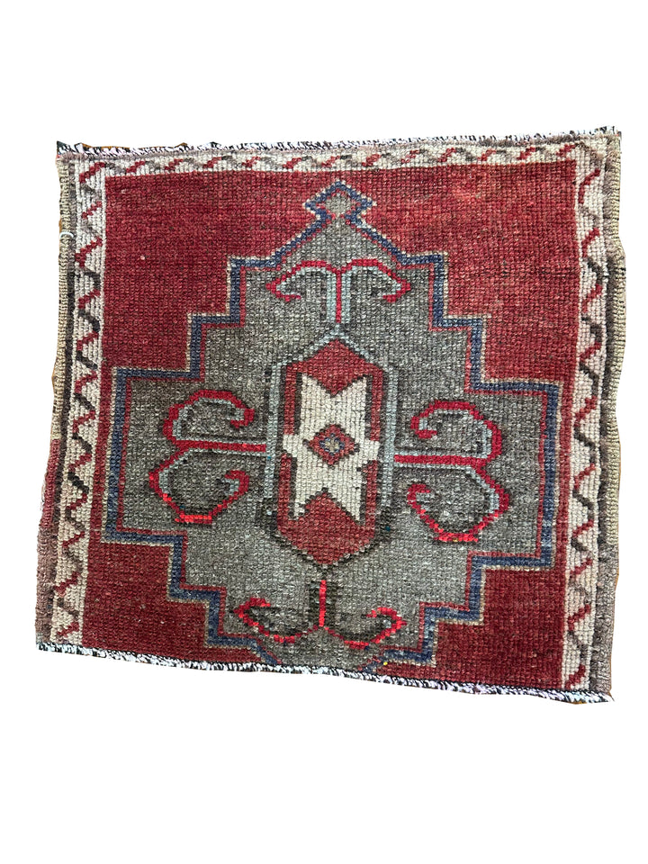 Small Vintage Prayer Rug - Türkiye