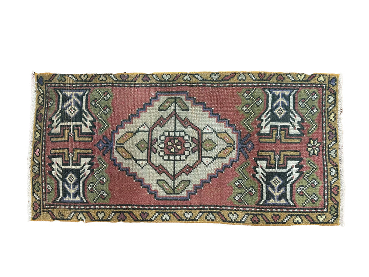 Vintage Prayer Rug - Türkiye