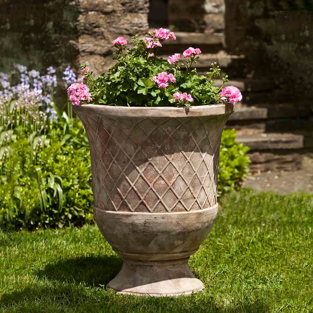 Pomezio Urn