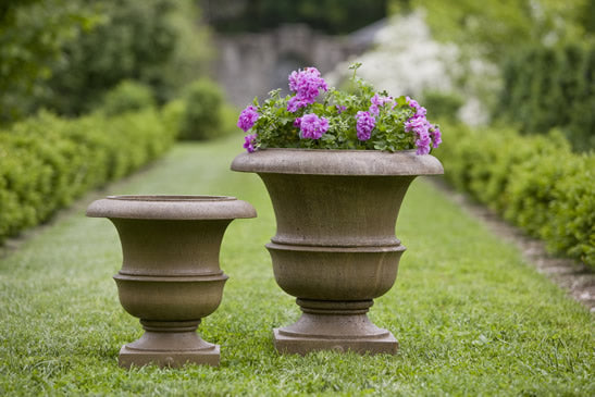 Williamsburg Wren Planters