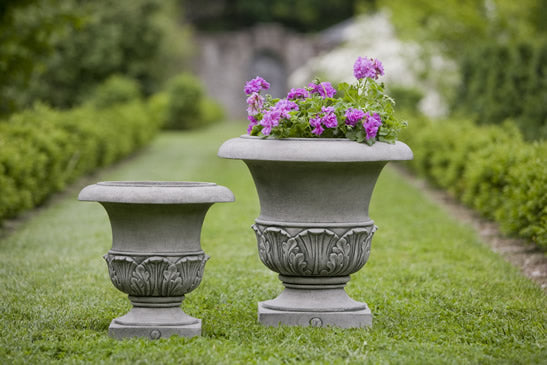 Williamsburg Acanthus Planter