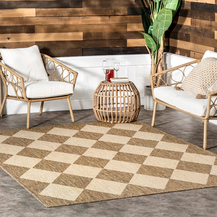 Sabina Diamond Trellis Indoor/Outdoor Area Rug