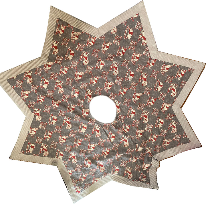 Star-Shaped Holiday Tree Skirt – Red & Cream Animal Motif