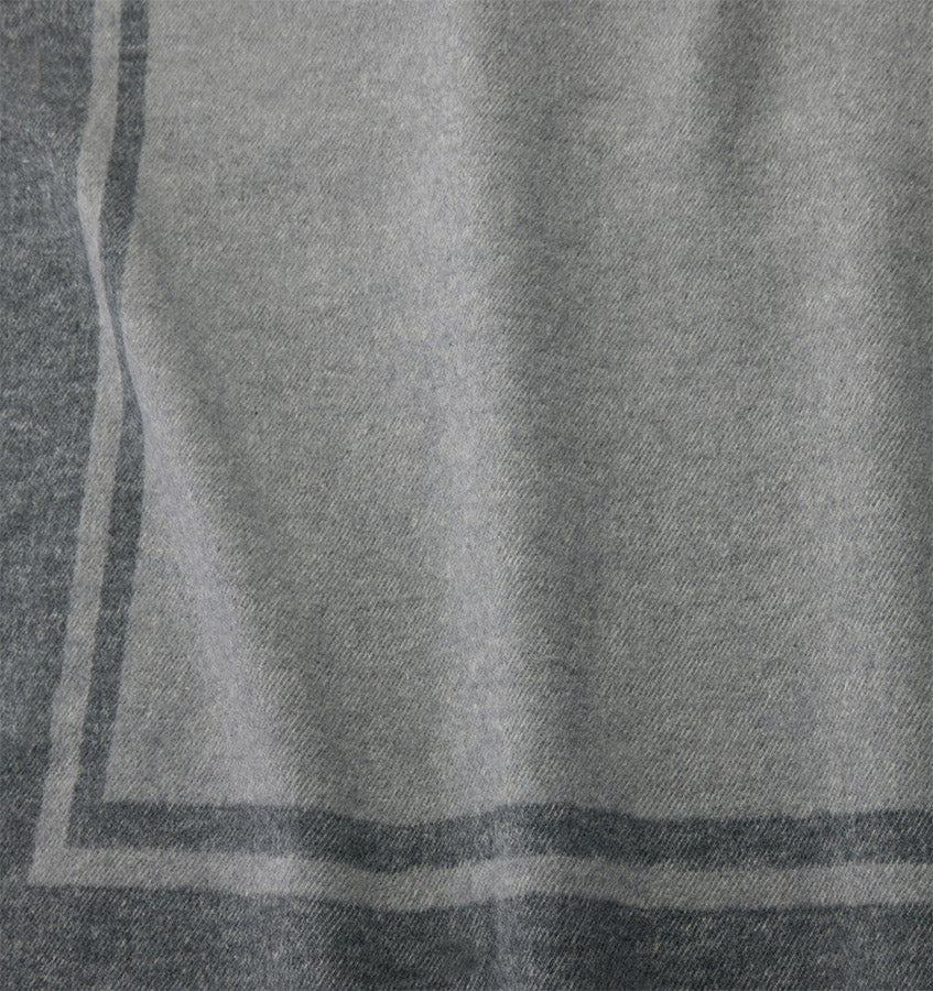 Viletta Throw Blanket