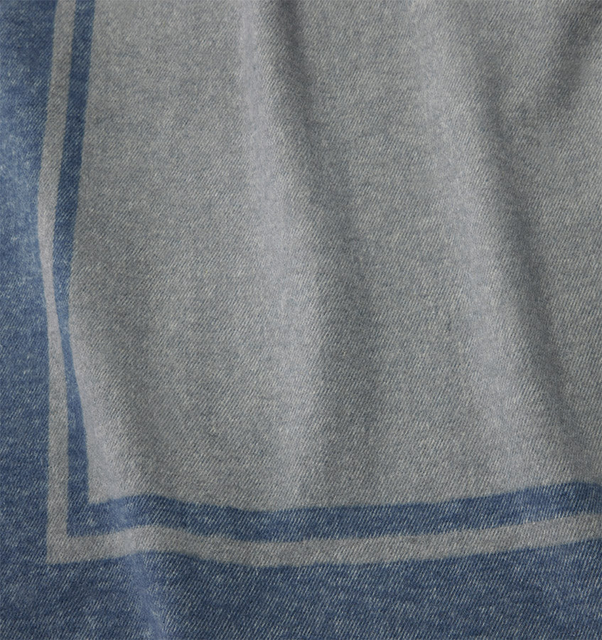 Viletta Throw Blanket