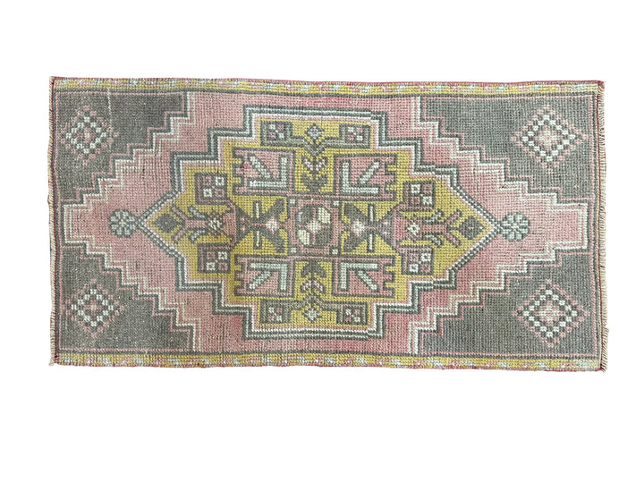 Vintage Prayer Rug - Türkiye